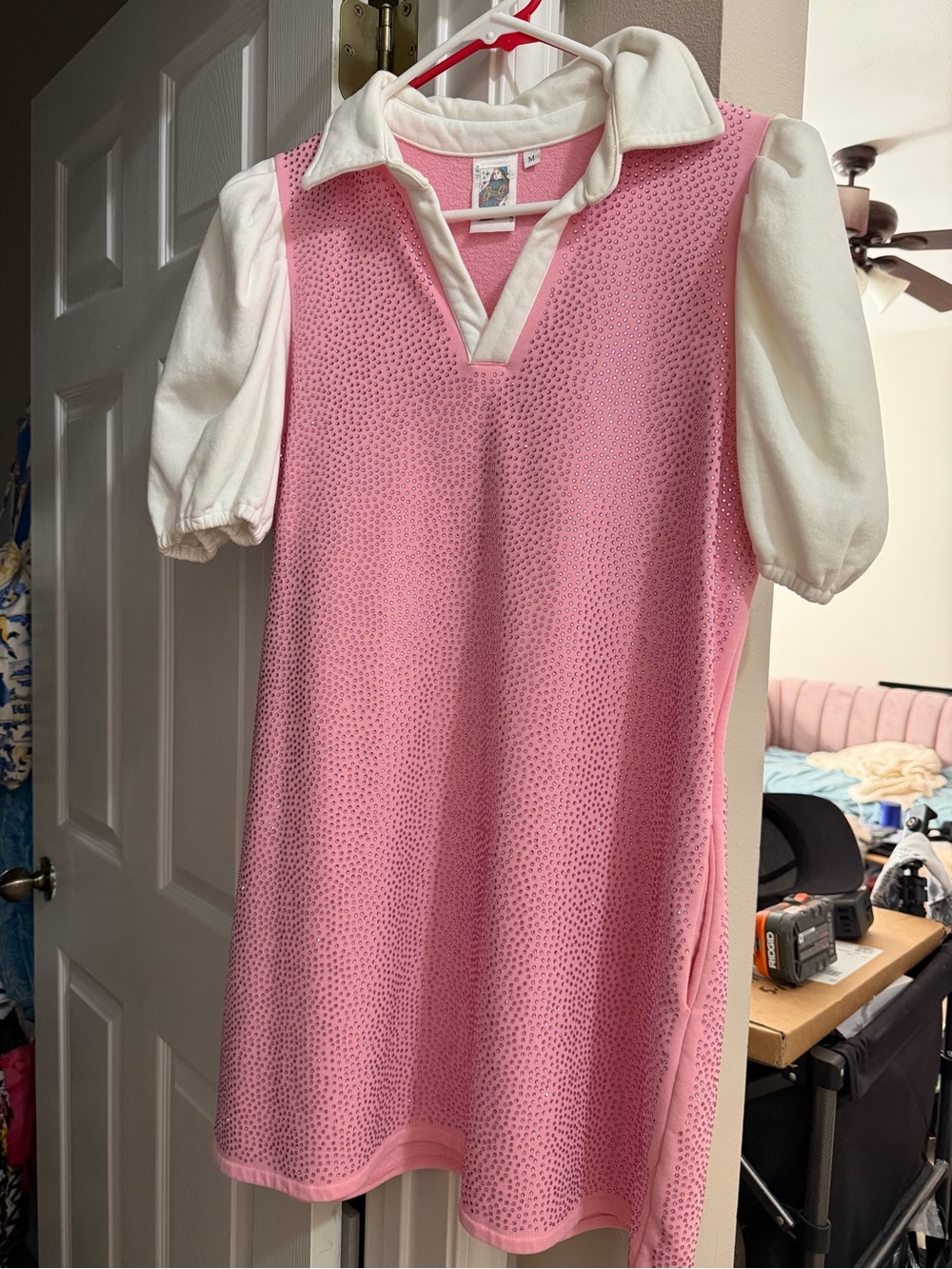 QUEEN OF SPARKLES Pink Sleeveless V‑Neck Knit Midi Dress